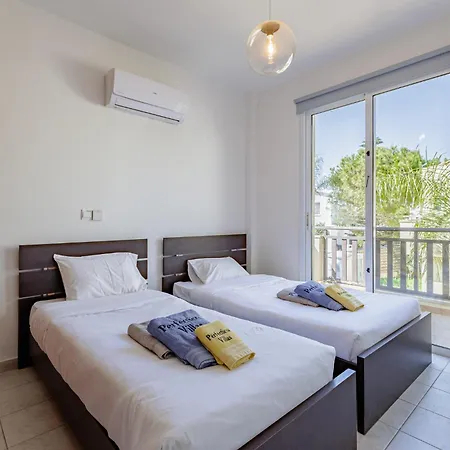 Lynn Chill Out Seaview Villa